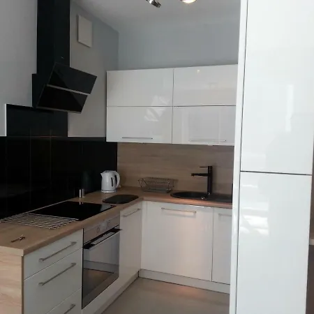 Strict Center Towarowa * Poznaň