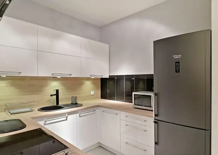 Strict Center Towarowa